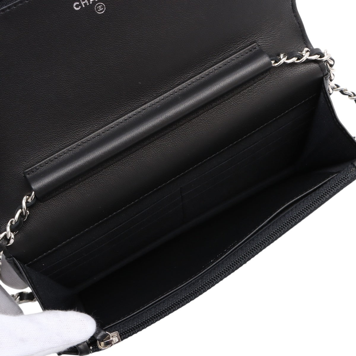 Circa 2015 Matelassé Stitch CC Mark Embossed Chain Wallet Black