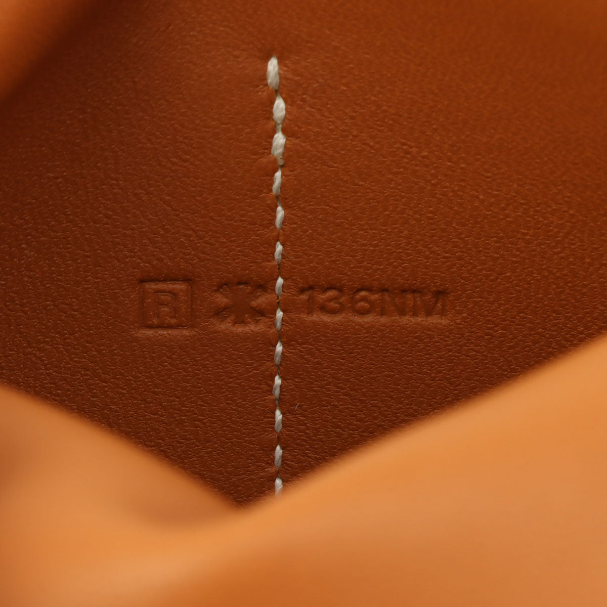 Dogon Compact, 2014, Gold