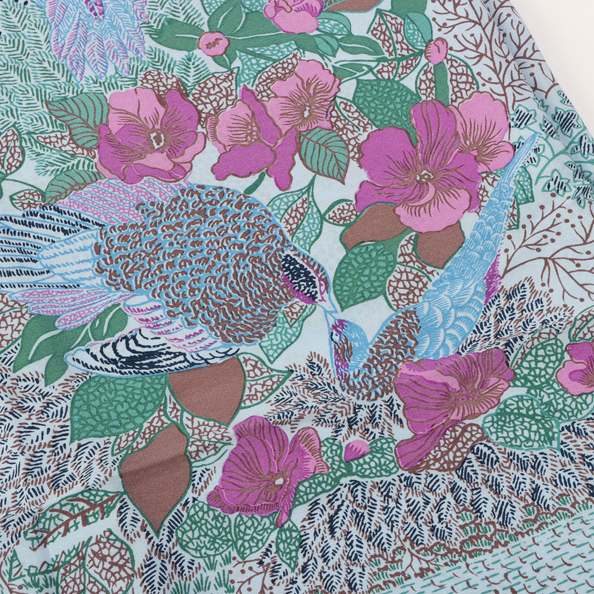 冰蓝色花鸟图案丝巾