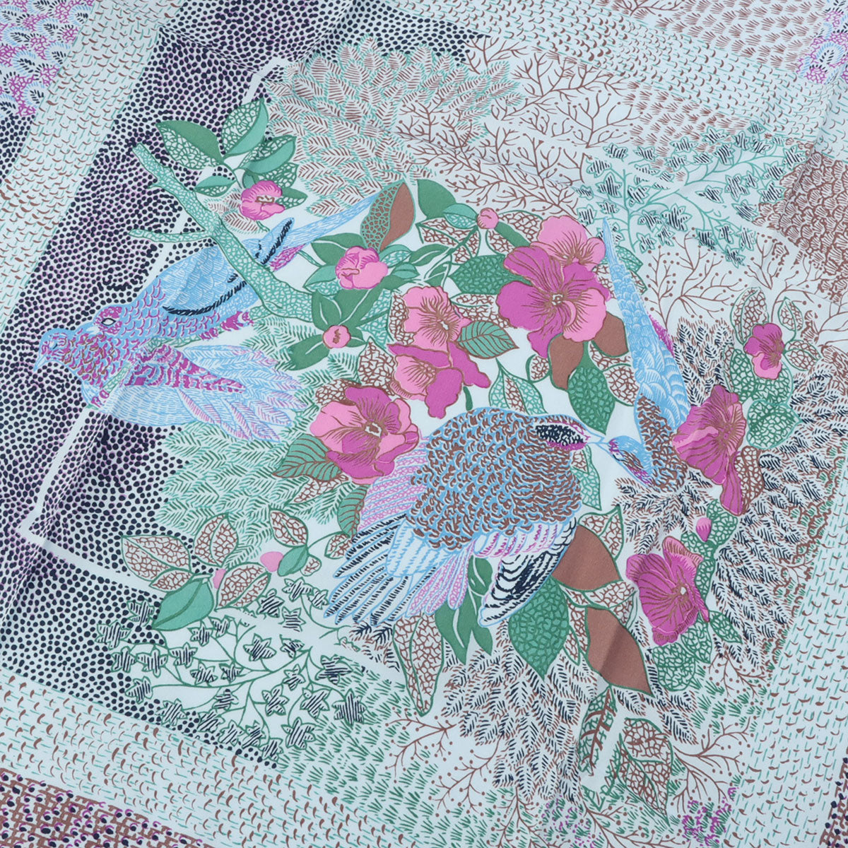 冰蓝色花鸟图案丝巾