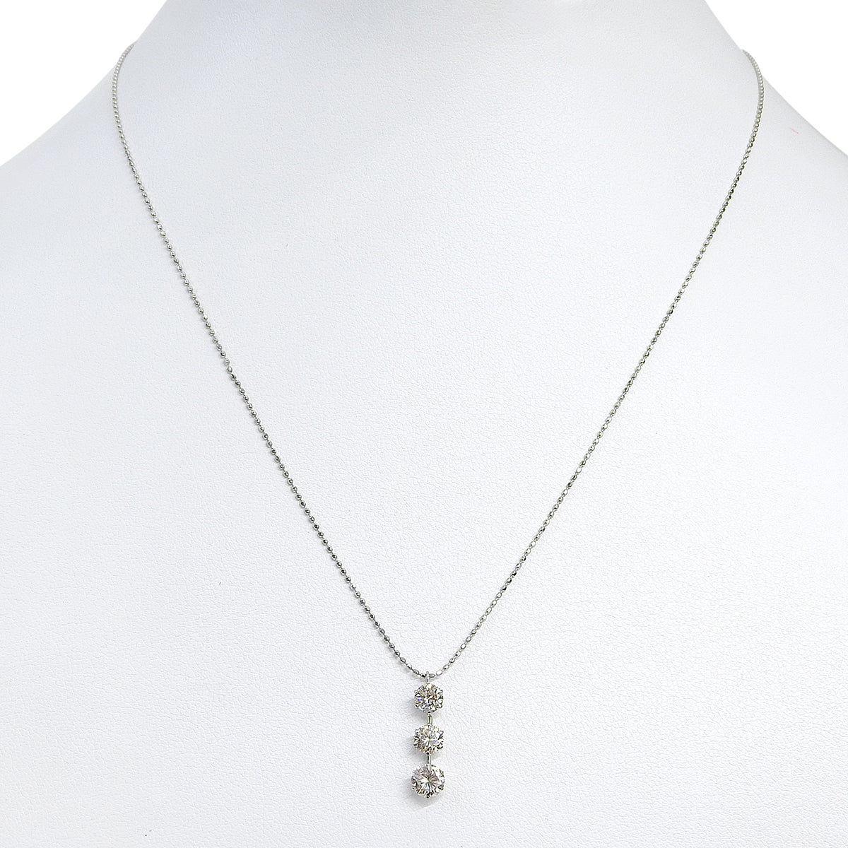 PT900 Diamond Design Necklace Silver