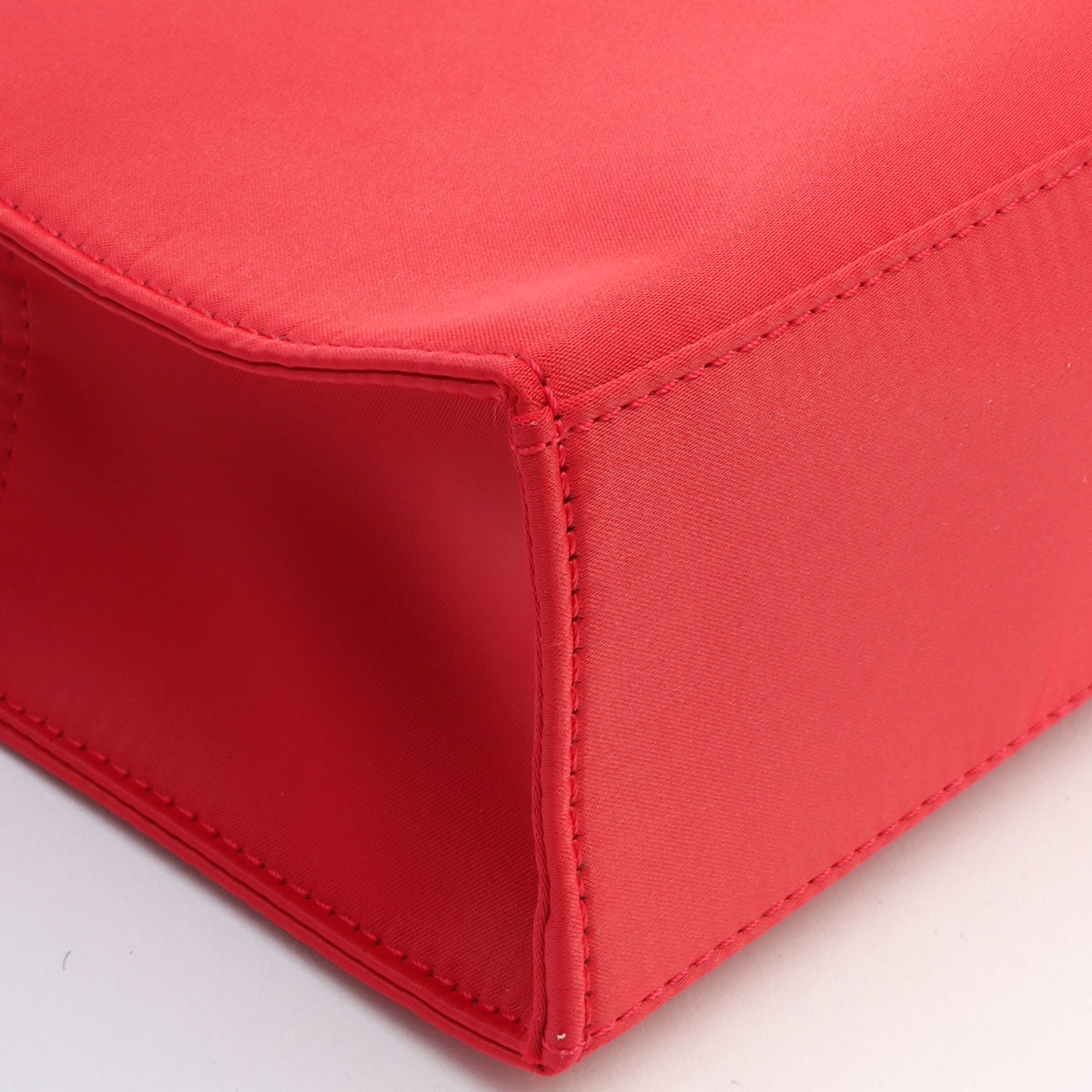 Logo handbag red