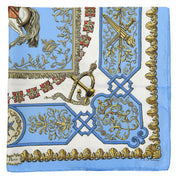 Carré 90 LVDQVICVS MAGNVS Pattern Scarf Light Blue/Multi