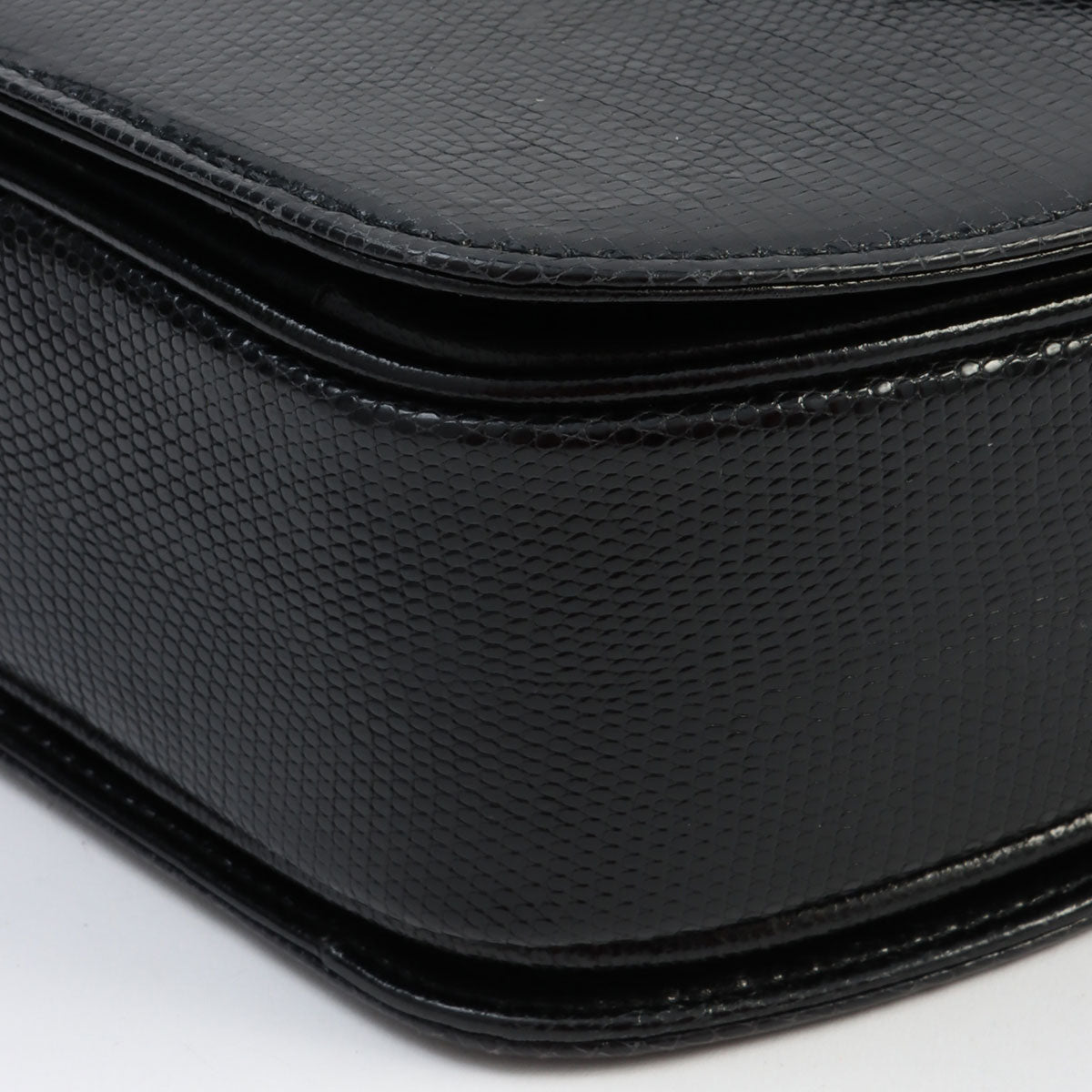 Lizard Logo Plate Shoulder Bag Black
