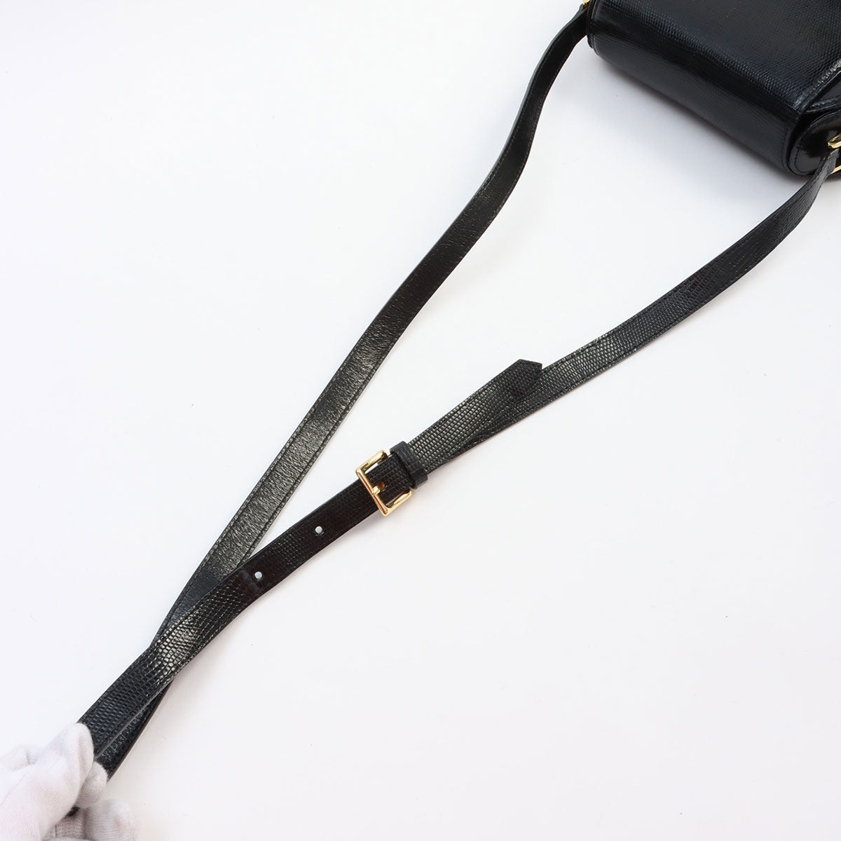 Lizard Logo Plate Shoulder Bag Black