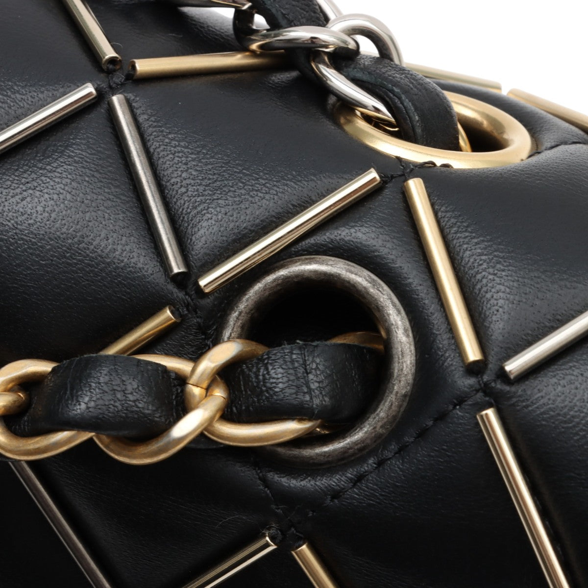 2020s design classic flap chain bag 23cm black