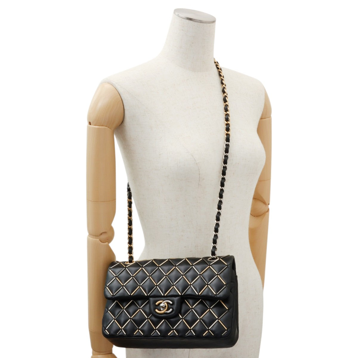 2020s design classic flap chain bag 23cm black