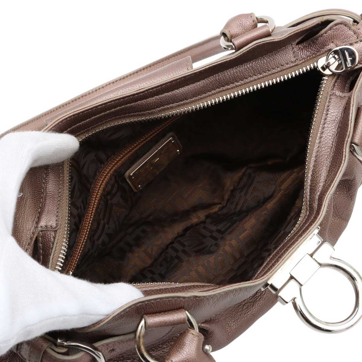 Gancini Plate Shoulder Bag Champagne Pink