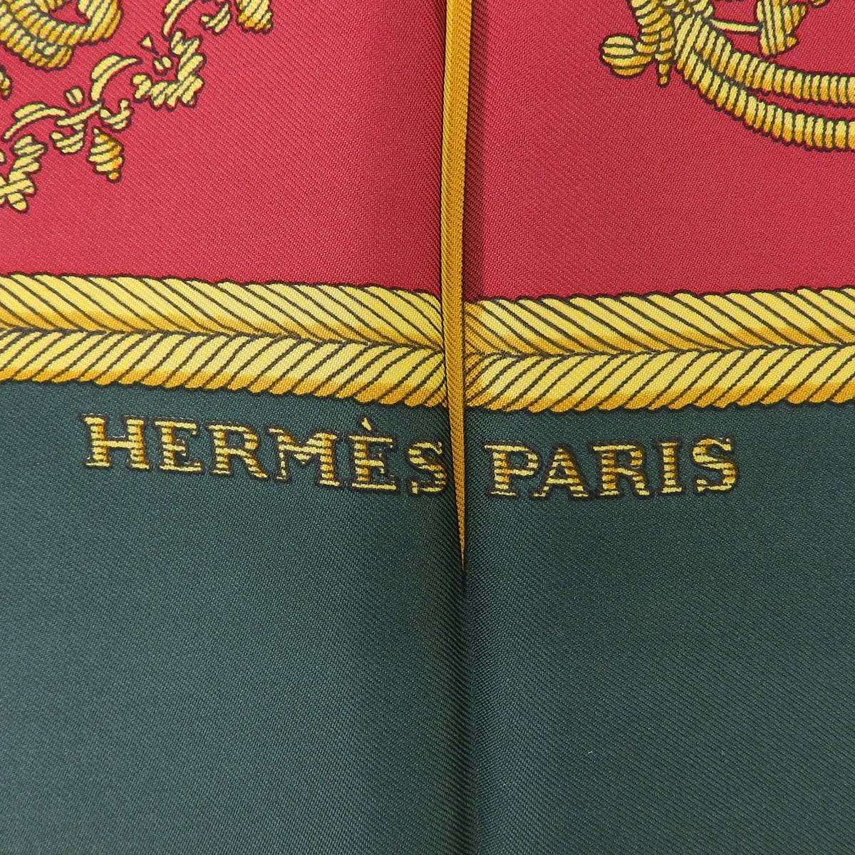 カレ90 Les Armes de Parisスカーフ グリーン/ゴールド/ボルドー