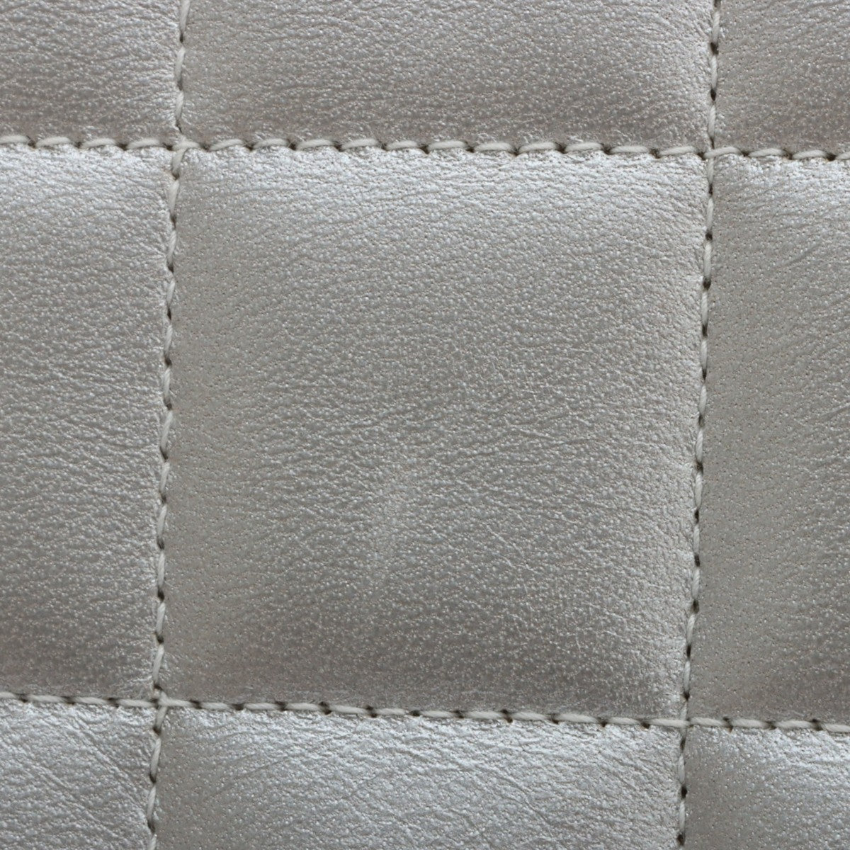 2003年左右制造 香奈儿茶花巧克力格纹链条单肩包迷你 银色