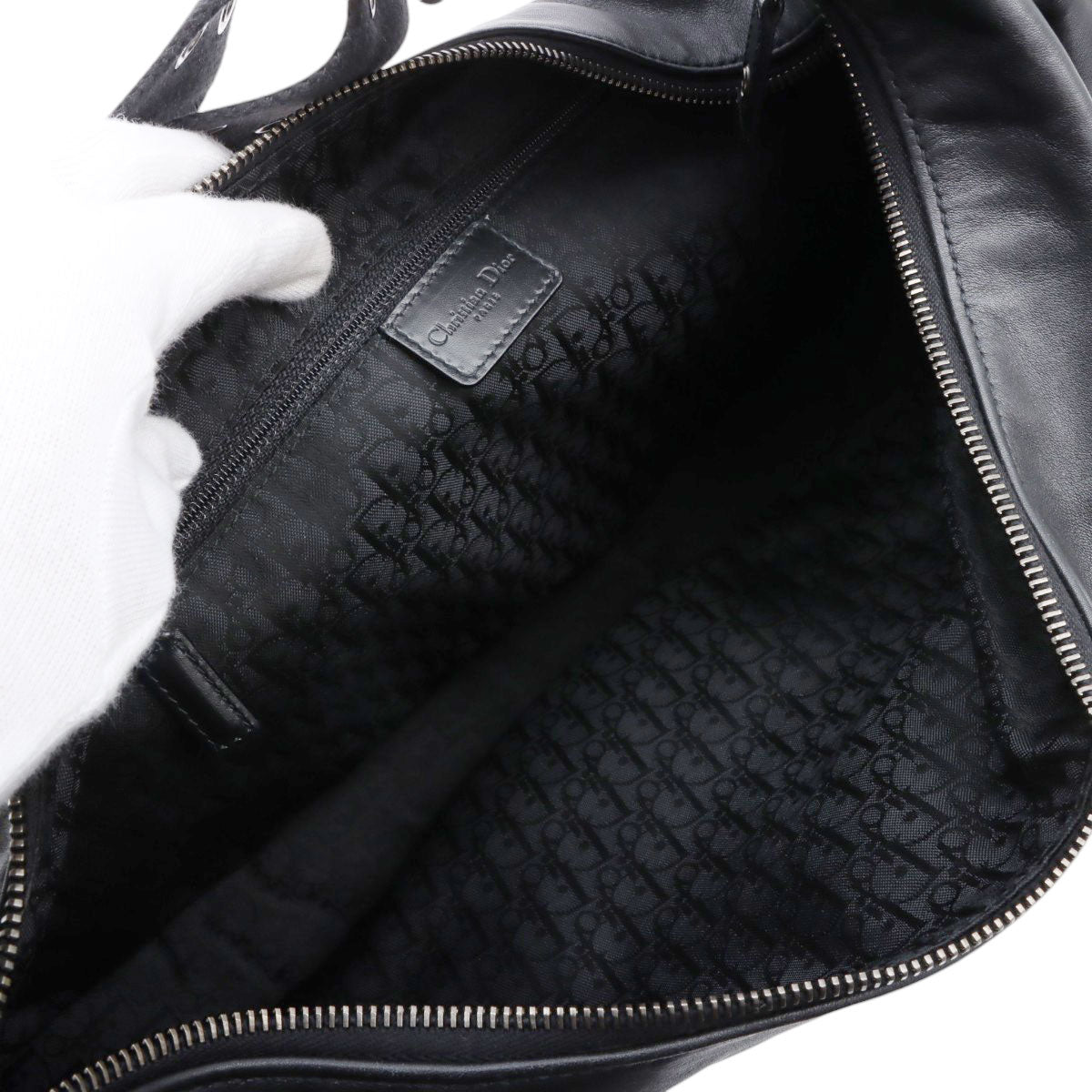 Street Chic One Shoulder Bag - Black