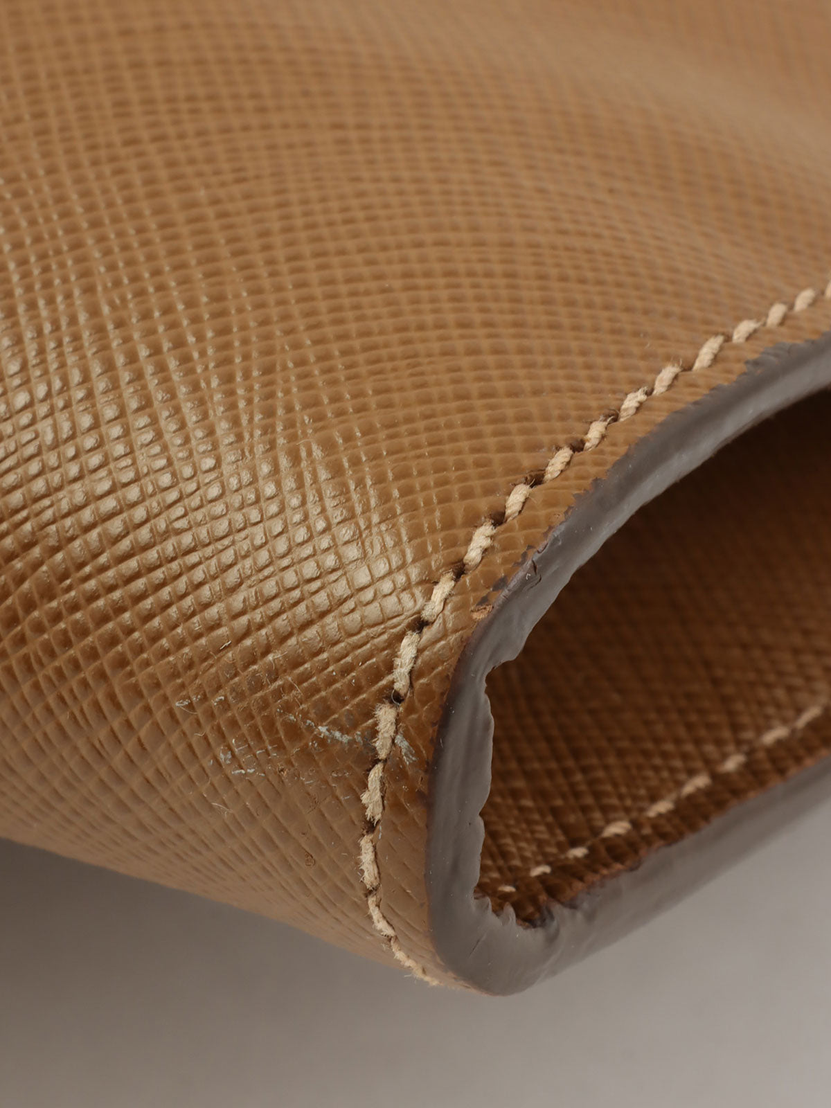 赭色镶钻水钻Logo铭牌手拿包