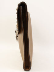 赭色镶钻水钻Logo铭牌手拿包