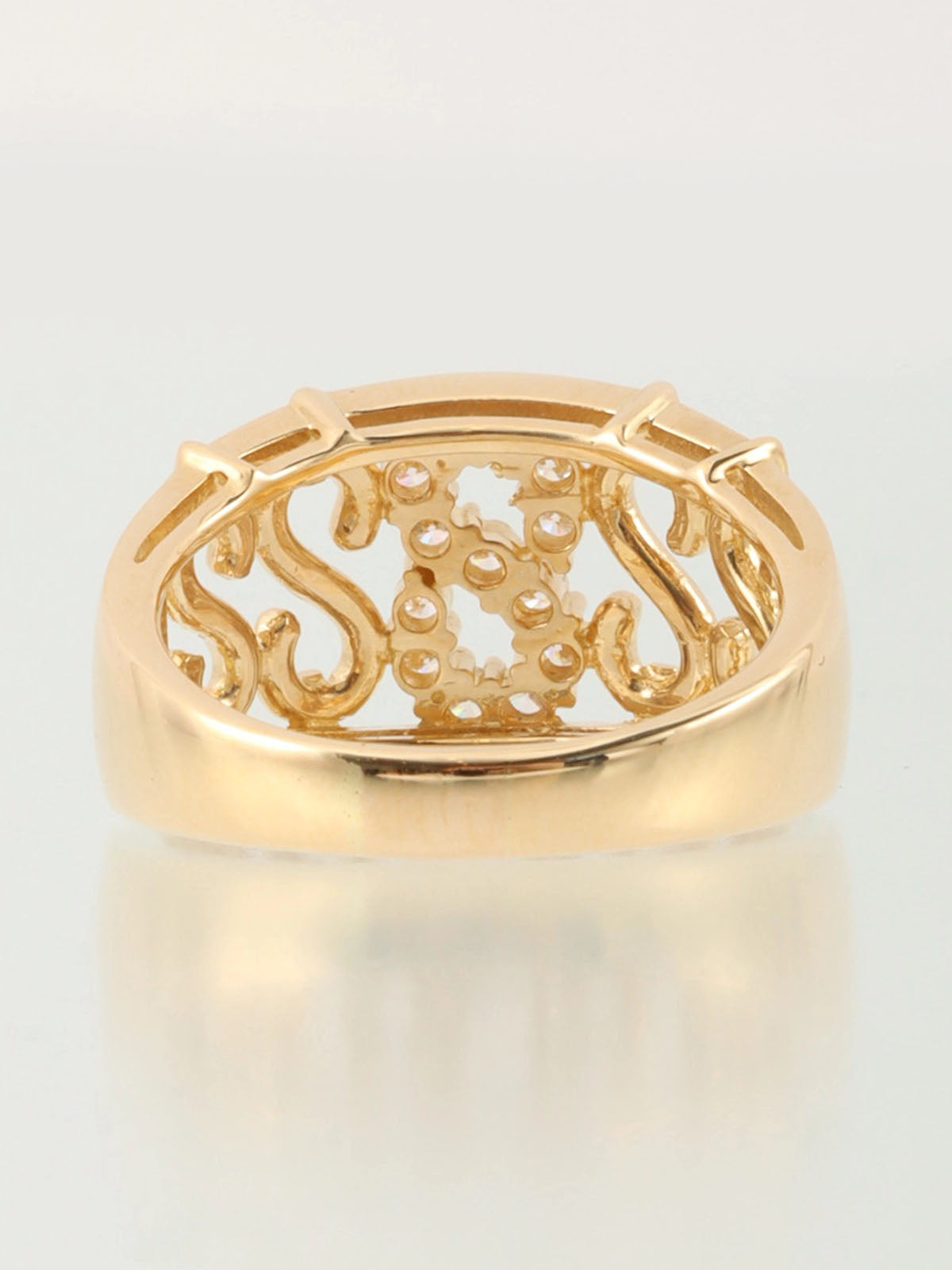 18K Gold Diamond Design Cutout Ring