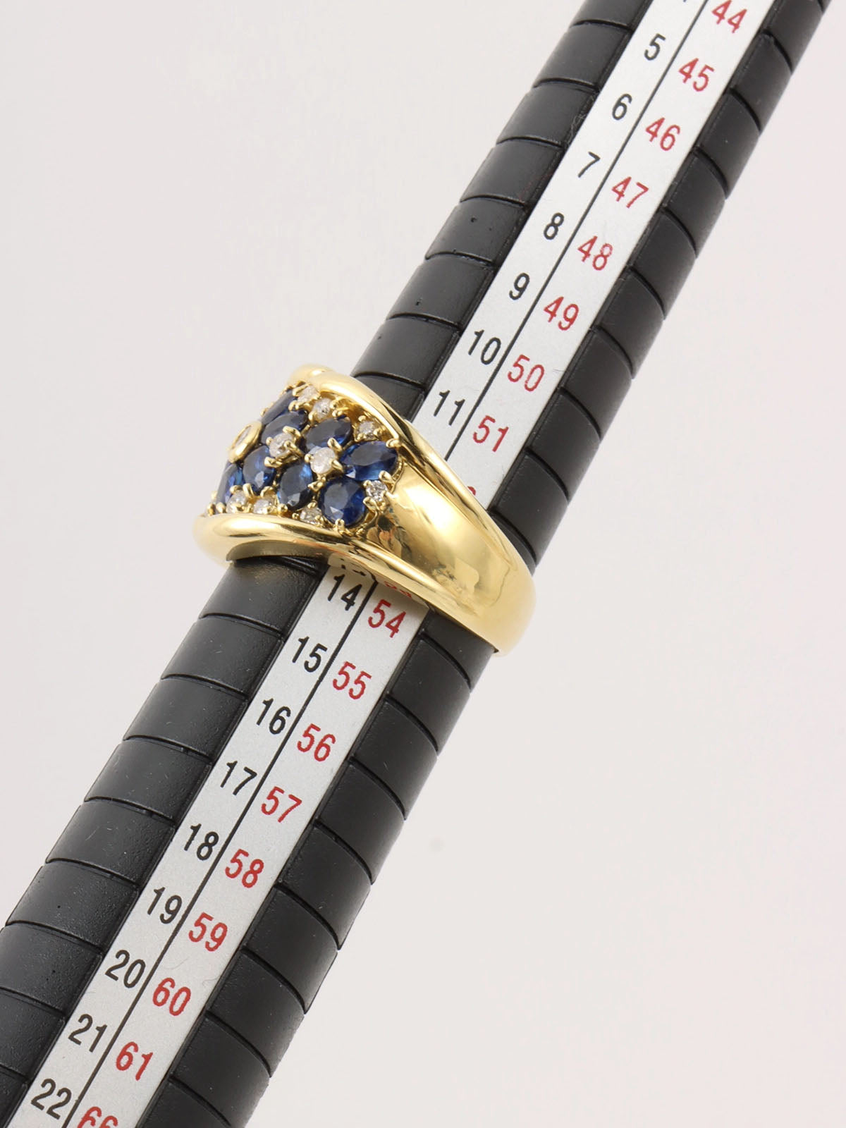 18K Sapphire and Diamond Flower Design Ring in Gold/Blue