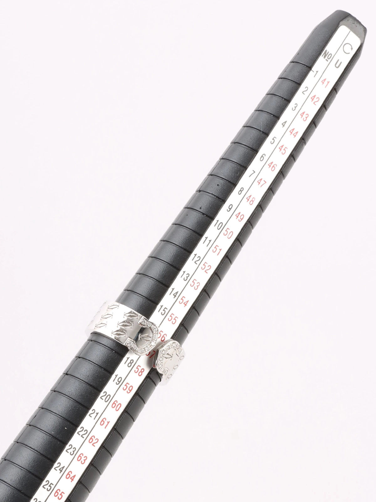 2000 年圣诞节限量版 18K 钻石 C2 白金生日快乐戒指