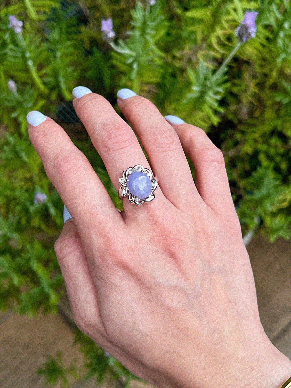 18Kダイヤモンドジェイダイトオーバルデザインリング　シルバー／ラベンダー