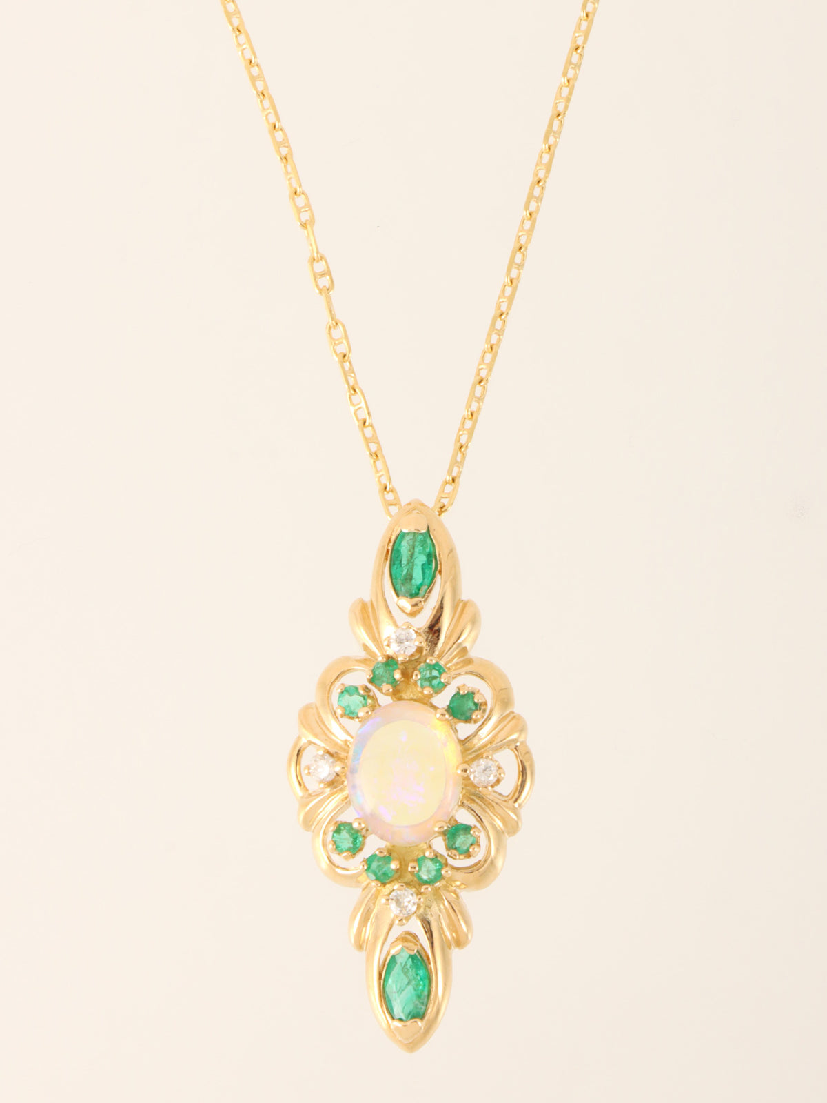 18K Gold Opal Design Necklace