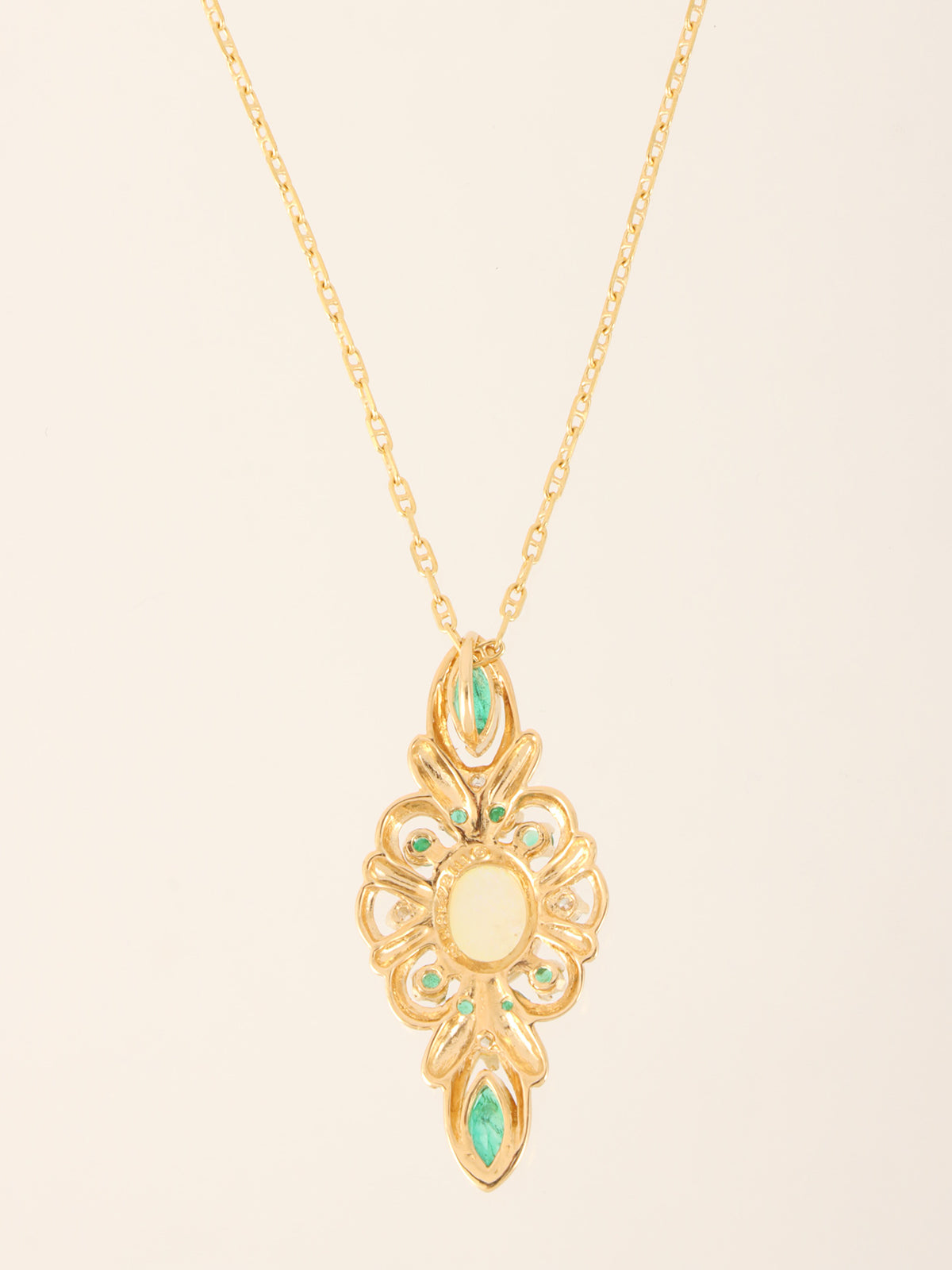 18K Gold Opal Design Necklace