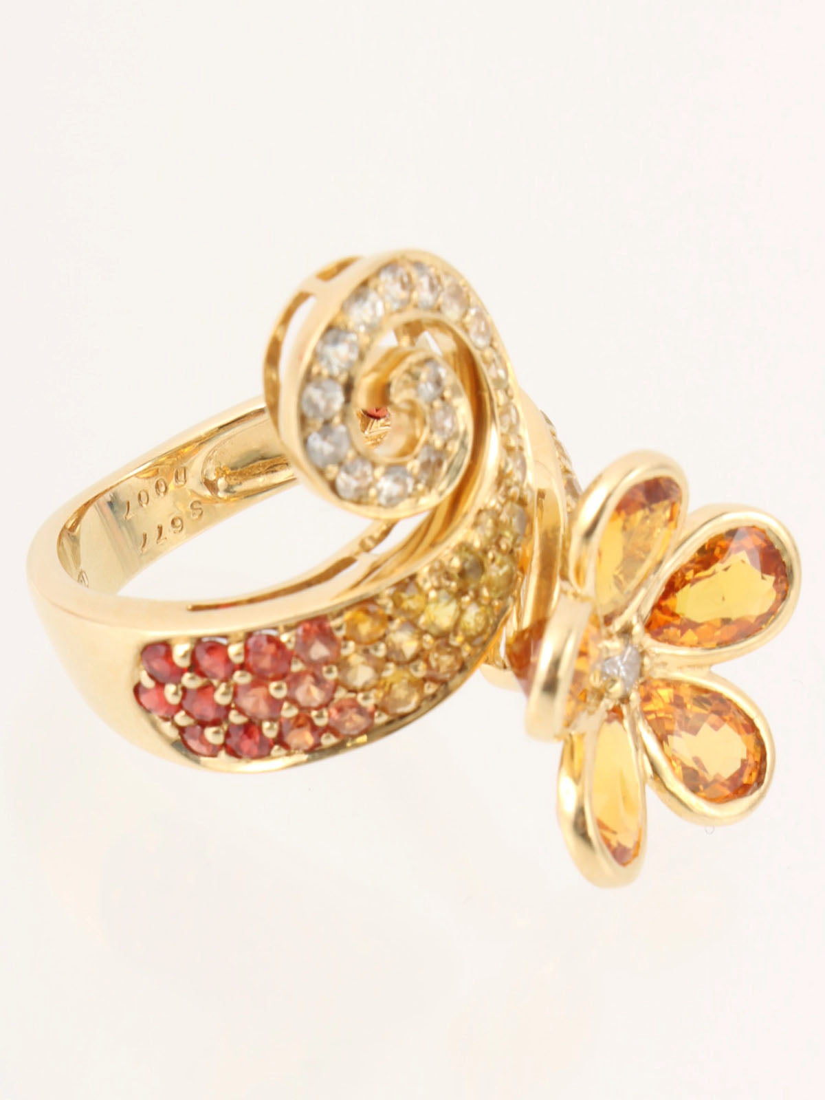 18K Sapphire Diamond Flower Motif Ring Orange/Gold