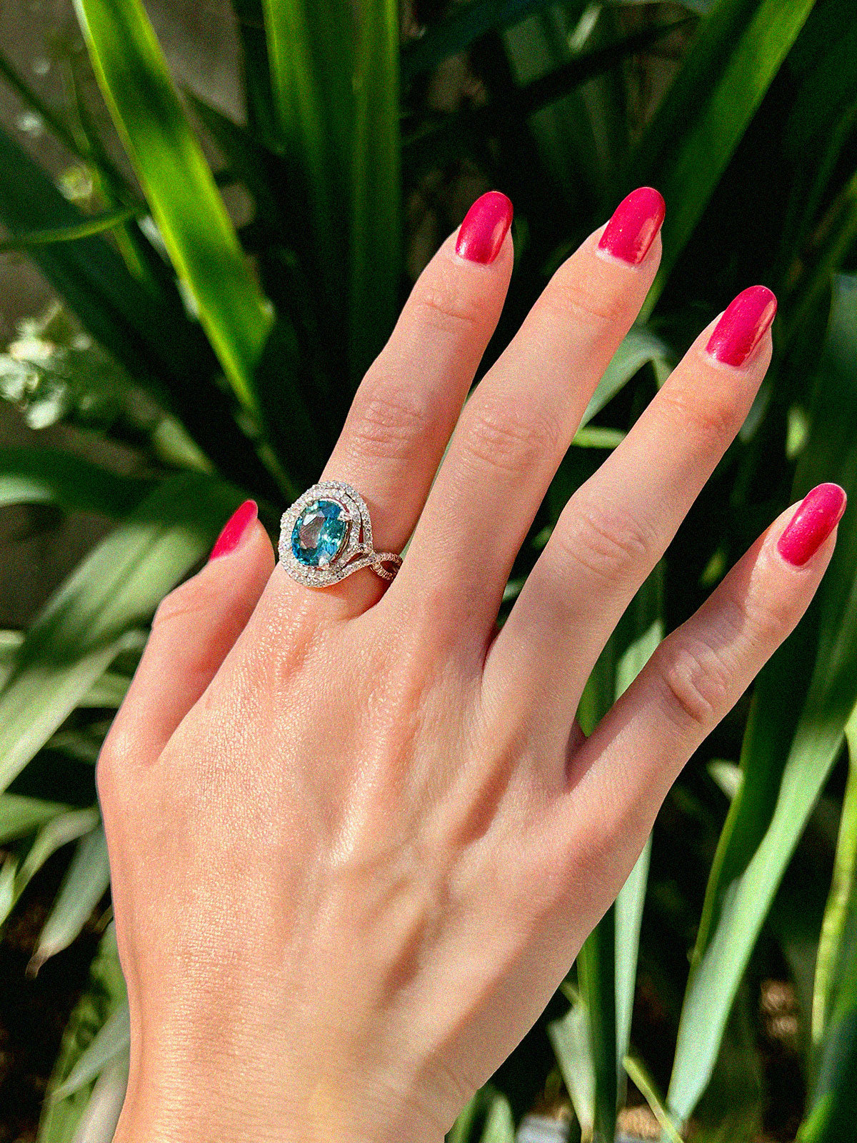 Platinum Zircon Diamond Oval Design Ring in Silver/Blue