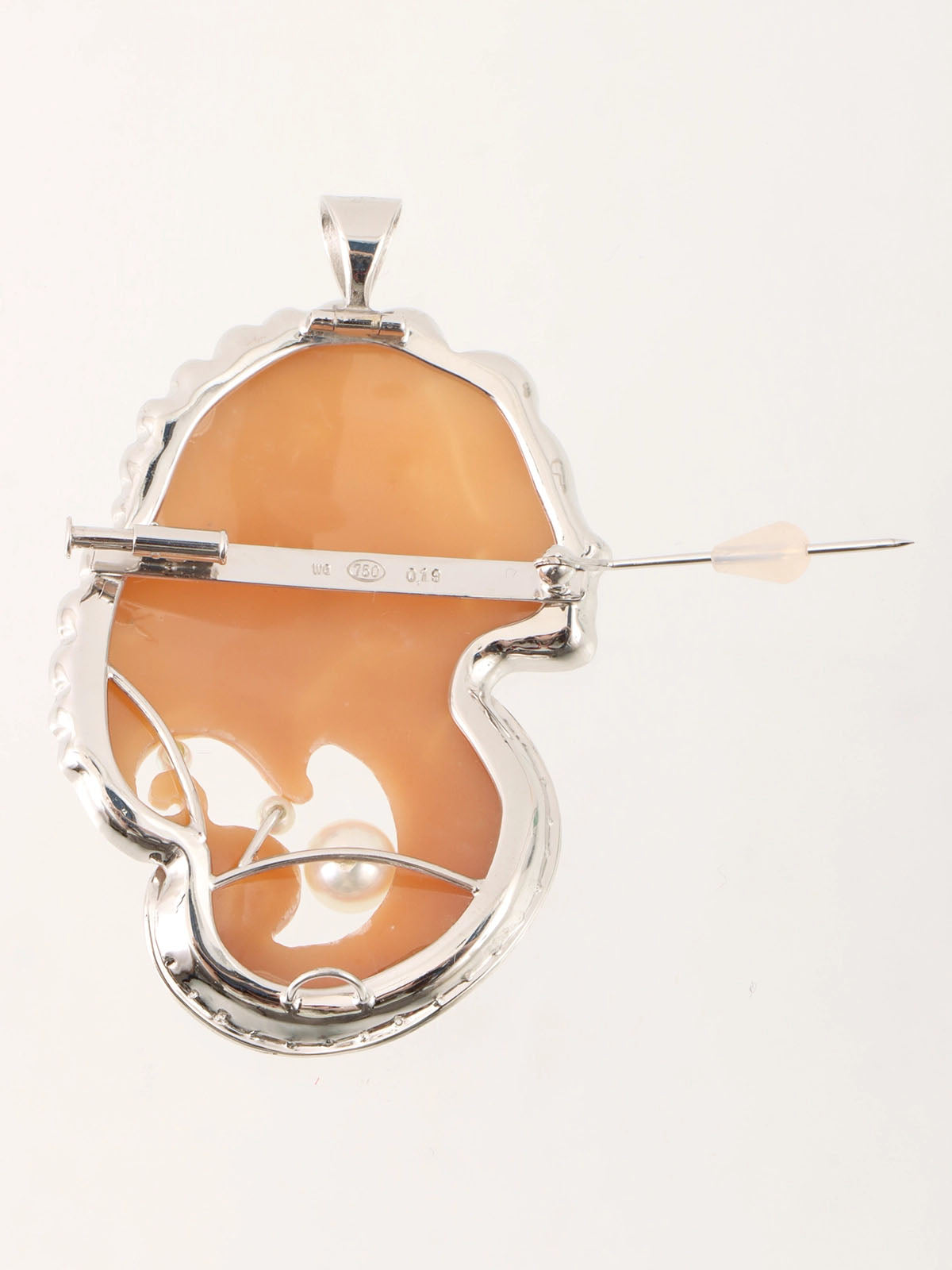 Patricia Parlati 18K Shell and Diamond Cameo Brooch, White/Silver