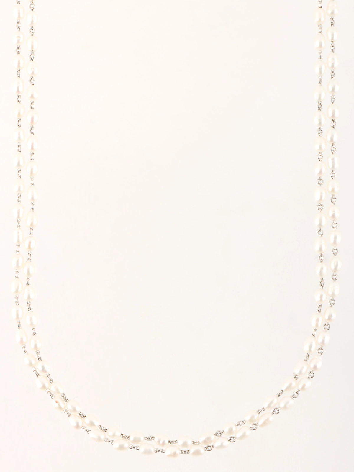 White platinum pearl necklace