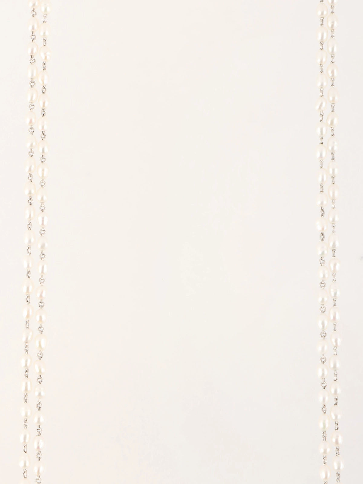 White platinum pearl necklace