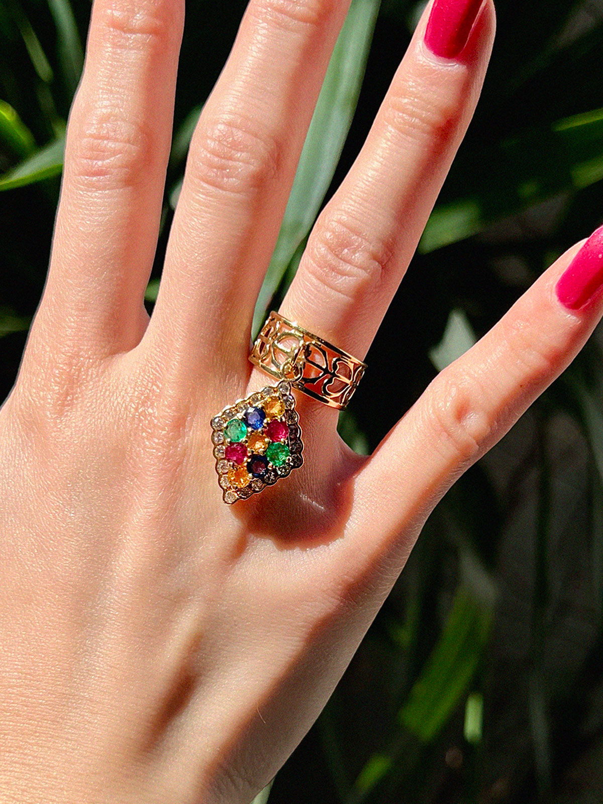 18K Sapphire and Diamond Motif Swing Ring Gold/Multi