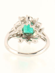 プラチナエメラルドダイヤモンドデザインリング シルバー/グリーン