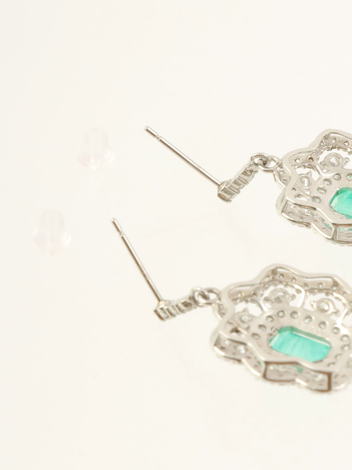 铂金祖母绿钻石耳环，银色/绿色