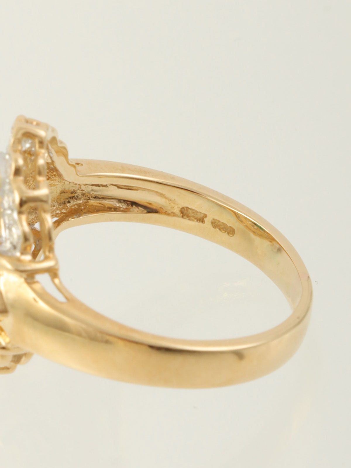 18Kエメラルドダイヤモンドデザインリング ゴールド/グリーン