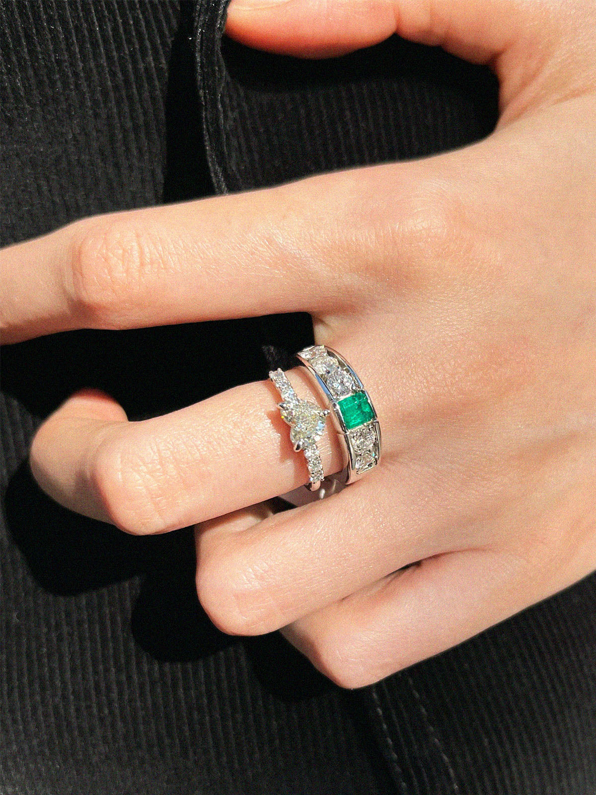 Platinum emerald and diamond ring in silver/green