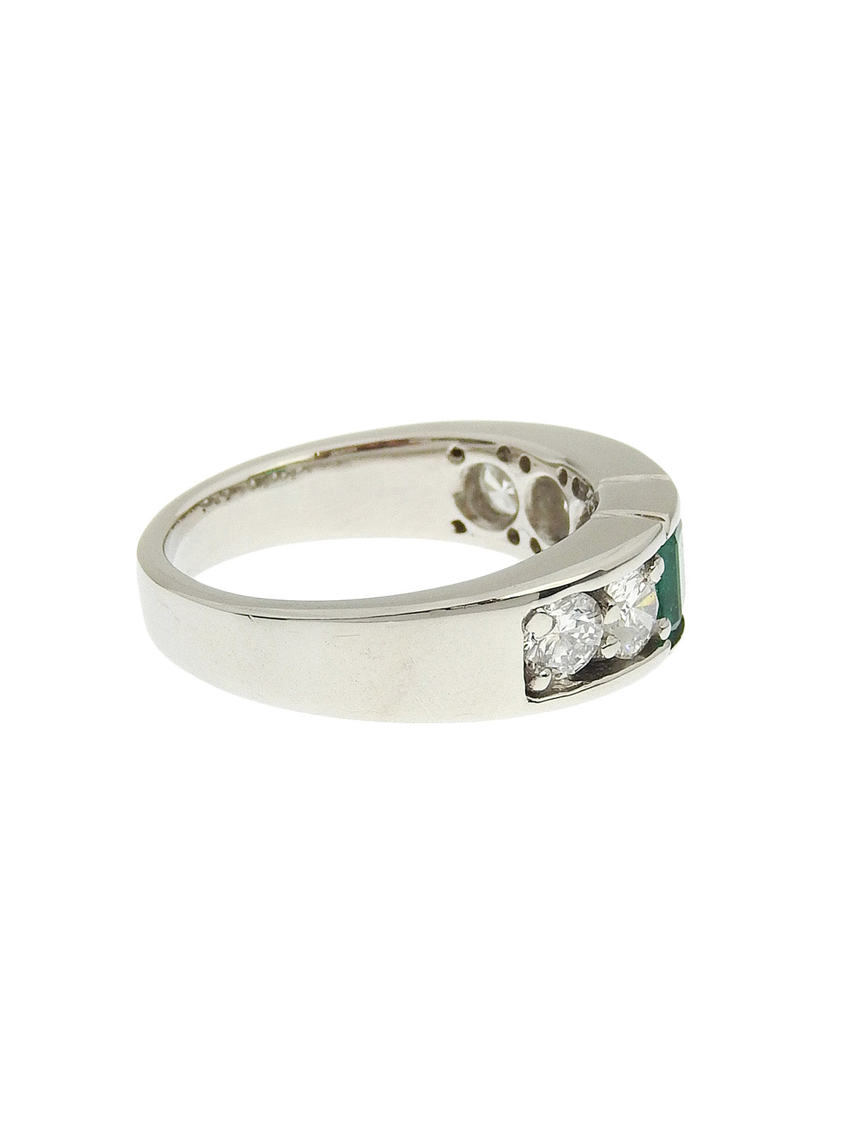 Platinum emerald and diamond ring in silver/green