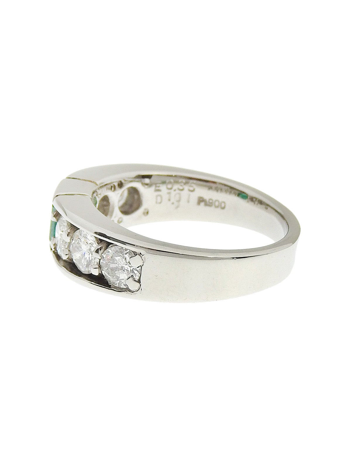 Platinum emerald and diamond ring in silver/green