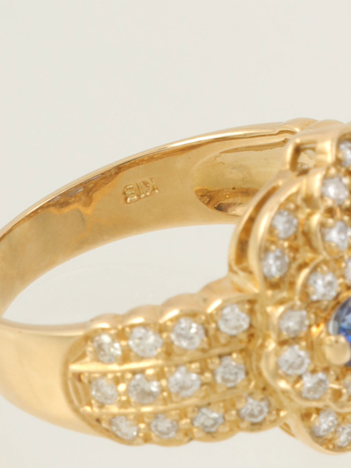 18K Sapphire and Diamond Flower Motif Ring in Gold/Blue