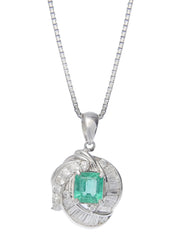 プラチナエメラルドダイヤモンドデザインネックレス シルバー/グリーン