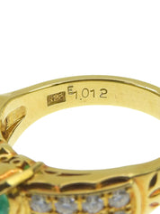 18K金镶钻祖母绿心形戒指/绿色