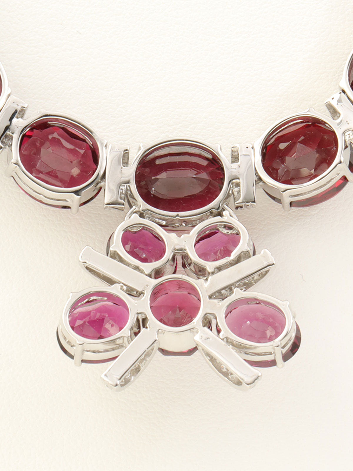 18Kガーネットダイヤモンドデザインネックレス シルバー/パープルレッド