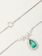 プラチナエメラルドペアシェイプネックレス シルバー/グリーン