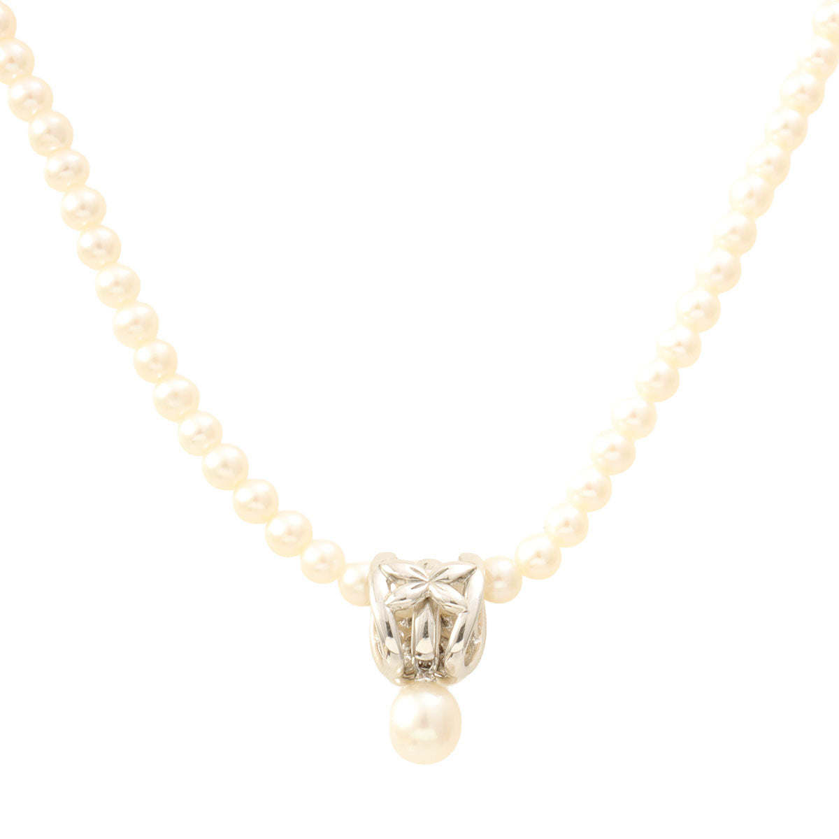 Pearl Design Necklace White