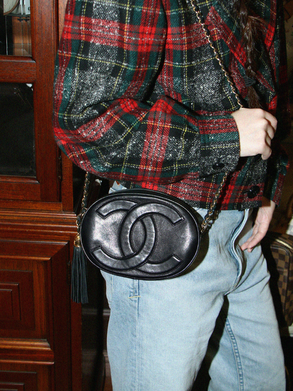 1990年頃製 オーバルCCマークステッチタッセルショルダーバッグ ブラック