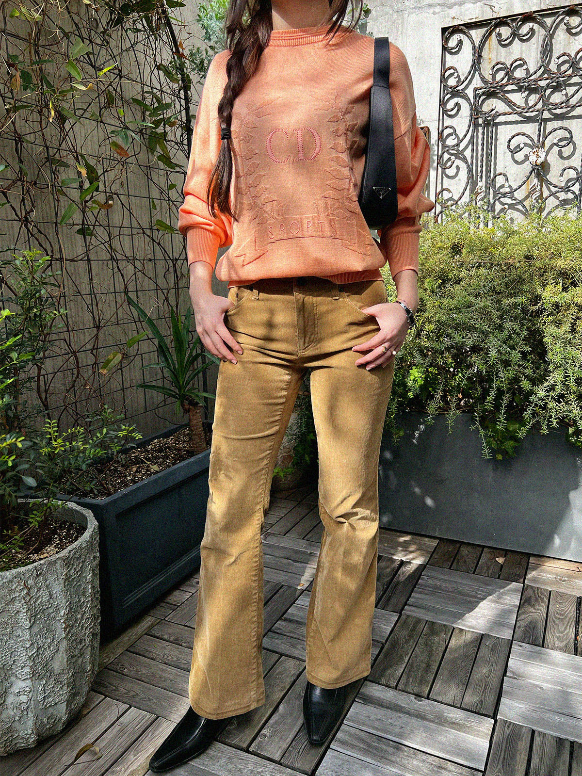 Corduroy logo button pants in beige