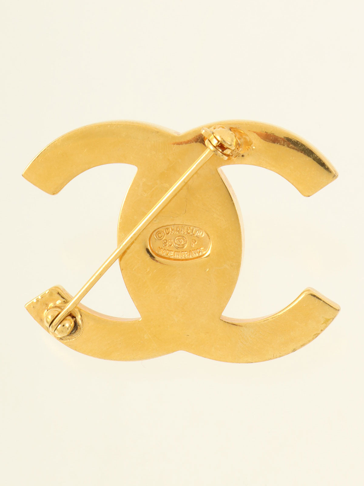 1996 CC Turn Lock Brooch Gold