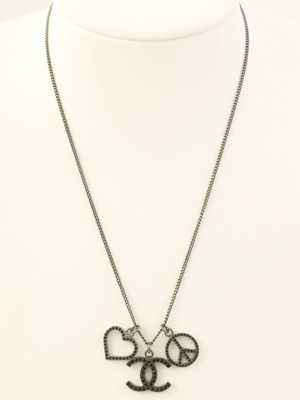 2006 LOVE &amp; PEACE CC Mark Rhinestone Necklace Gunmetal/Black