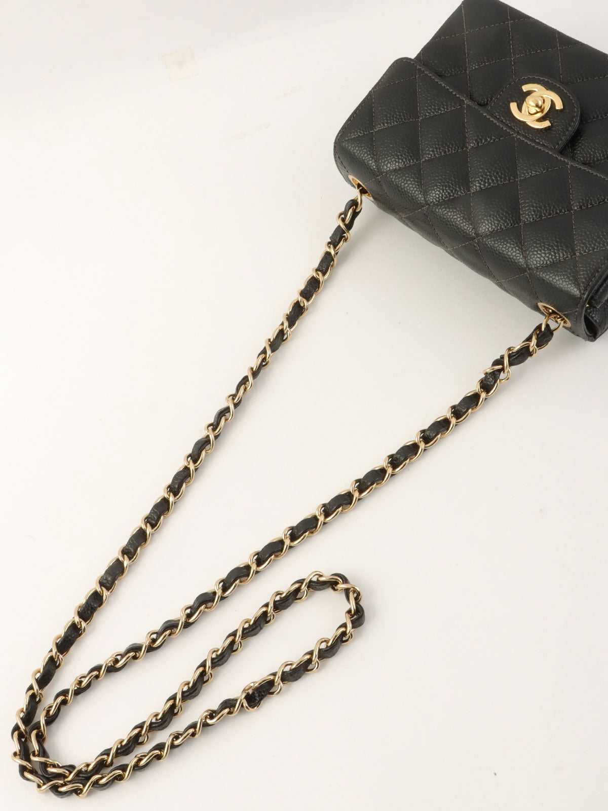 2004年頃製 キャビアスキンクラシックフラップチェーンバッグミニ ブラック