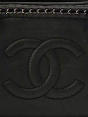 2005 年黑色 CC 标志缝线迷你波士顿包