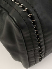 2005 年黑色 CC 标志缝线迷你波士顿包