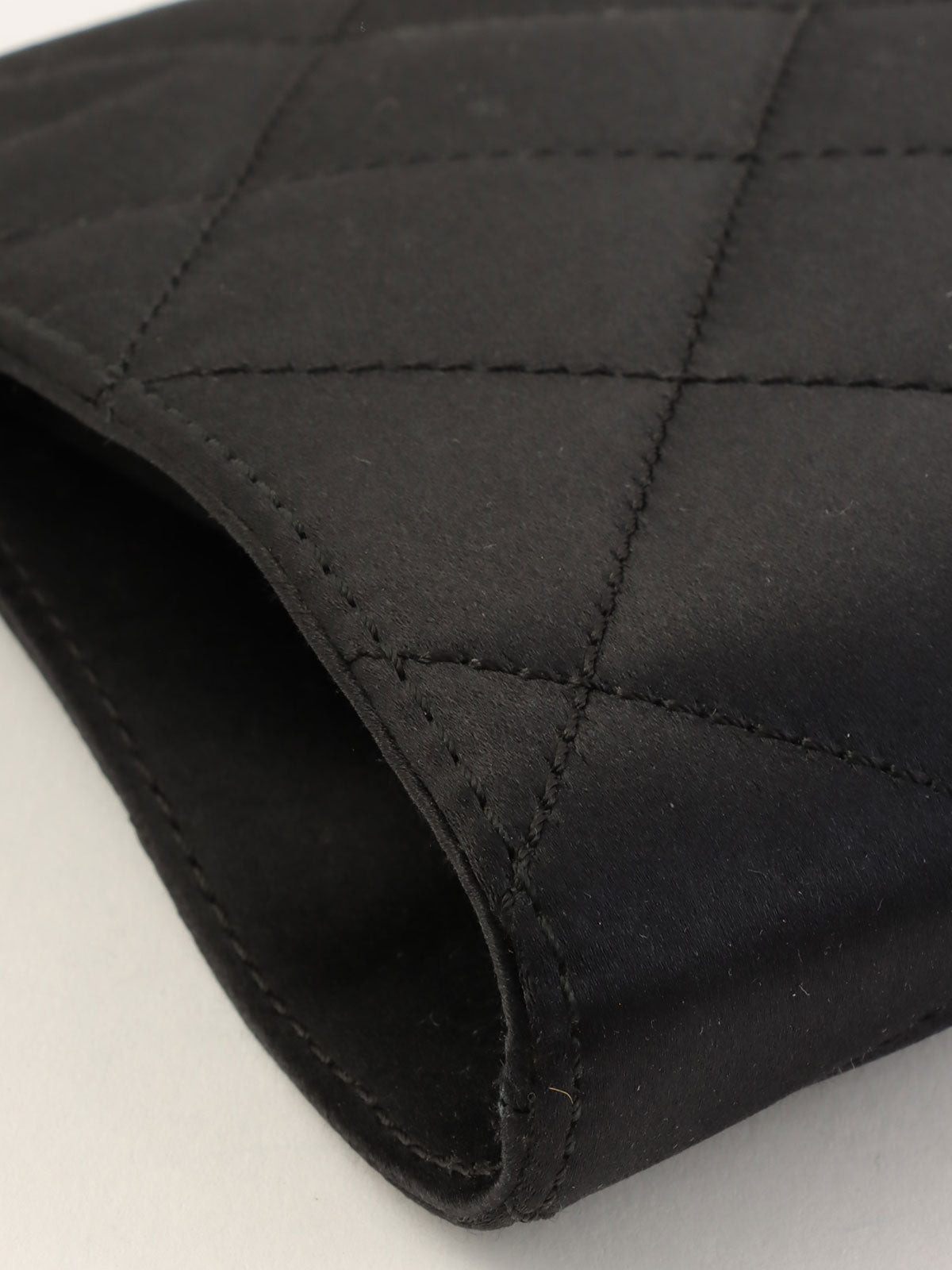 2000年頃製 シルクサテンCCマークステッチがま口チェーンバッグ ブラック