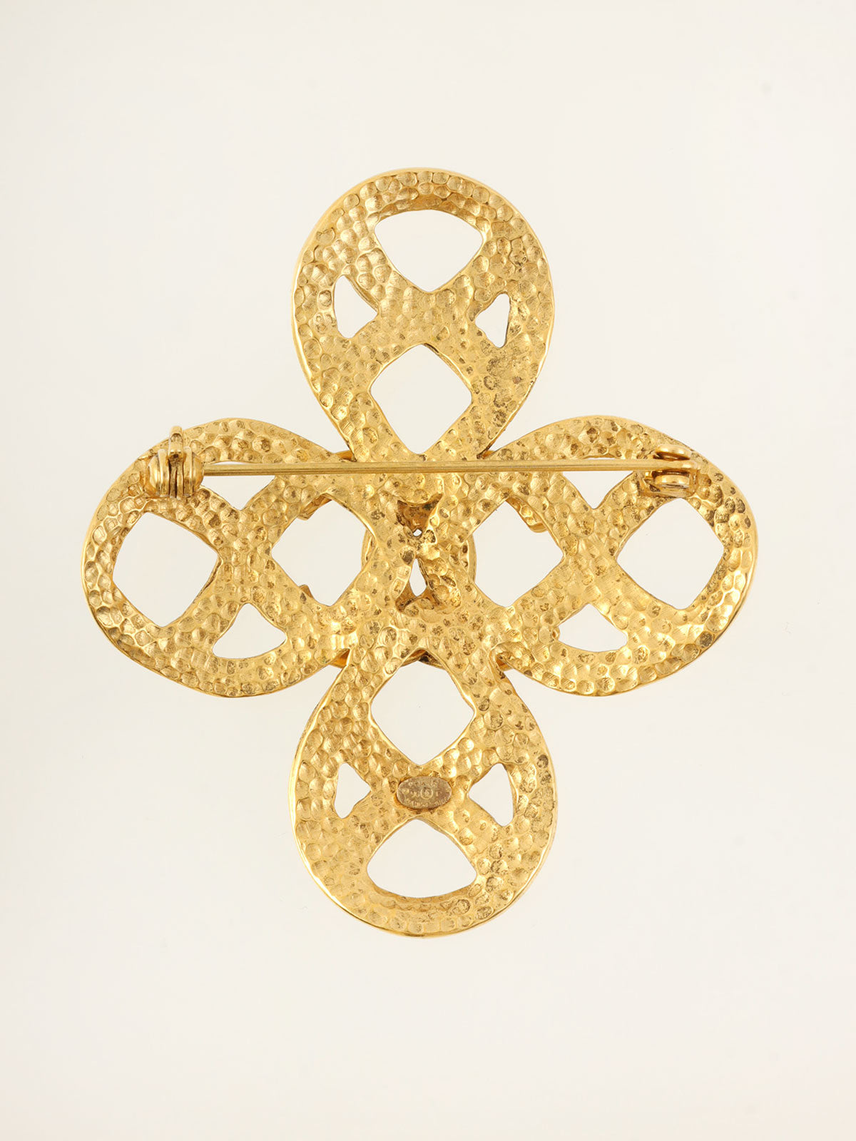 1996年花卉图案CC标志金胸针